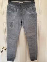 Tredy Damen Jeans Gr 42 NEU ohne Etikett Nordrhein-Westfalen - Marienheide Vorschau