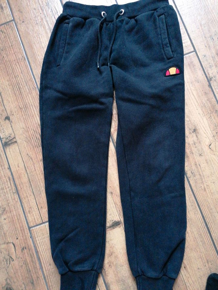 Ellesse Jogger gr 140/146!!! in Lübtheen