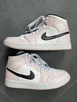Nike Air Jordan 1 Mid Wmns Gr. 40,5 Bayern - Traunstein Vorschau
