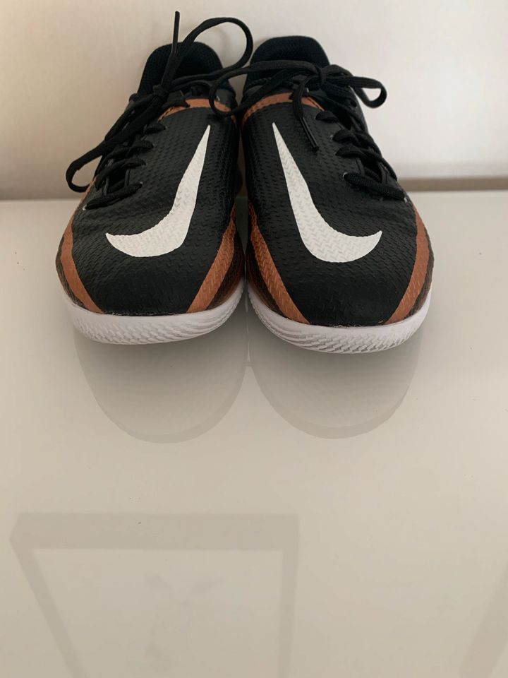 Nike Phantom GT2 Academy IC Kinder Gr.34 Hallenschuhe in Ostercappeln