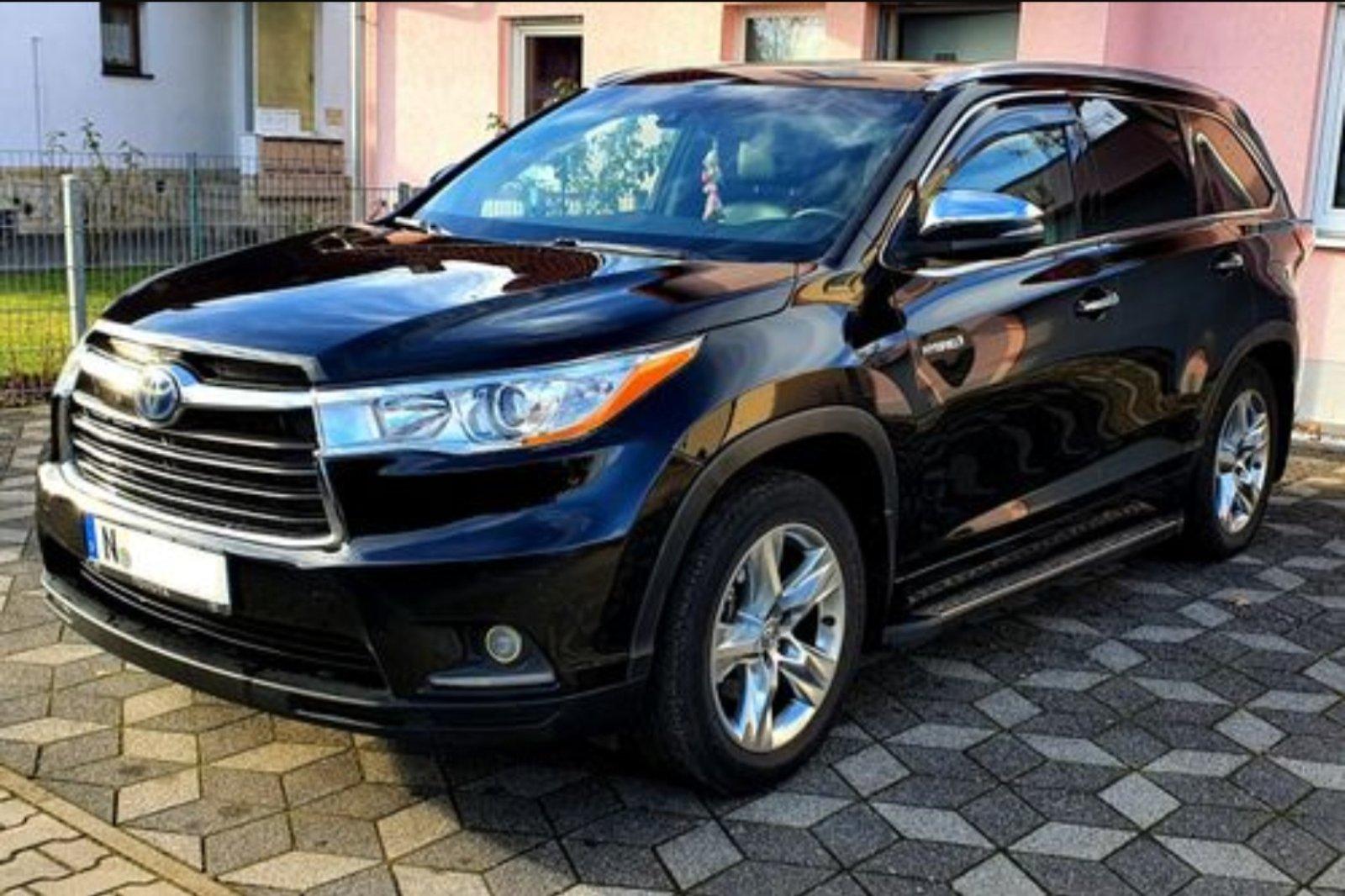Abbildung des Autos Toyota Highlander Limite…