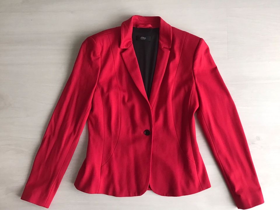 Schicker stretchiger Blazer von s.Oliver, rot, Gr. 36 in Herford