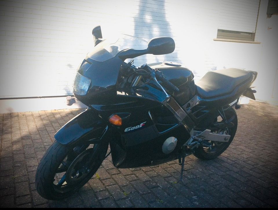 Honda CBR 600 PC25 guter Zustand in Mastershausen