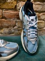 Nike V2K Run Psychic Blue Sneakers*UK 13/48.5*Deadstock*Sneaker Berlin - Charlottenburg Vorschau