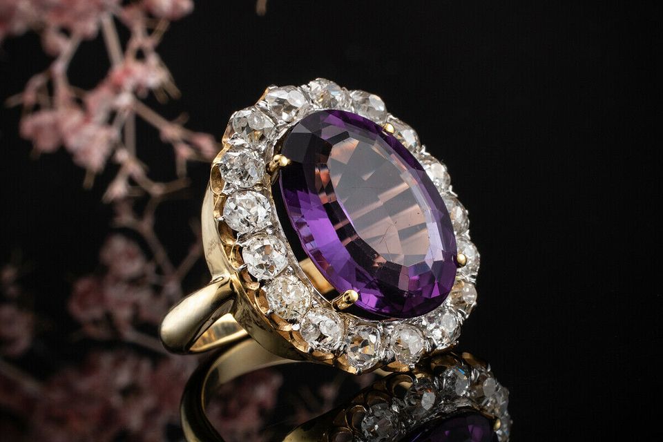 Wunderschöner alter Amethyst Ring oval mit Top Diamanten Gelbgold in Wegberg