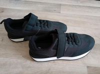 Turnschuhe Freizeitschuhe Schuhe Sneaker Gr. 39 H&M neu Sachsen - Borna Vorschau