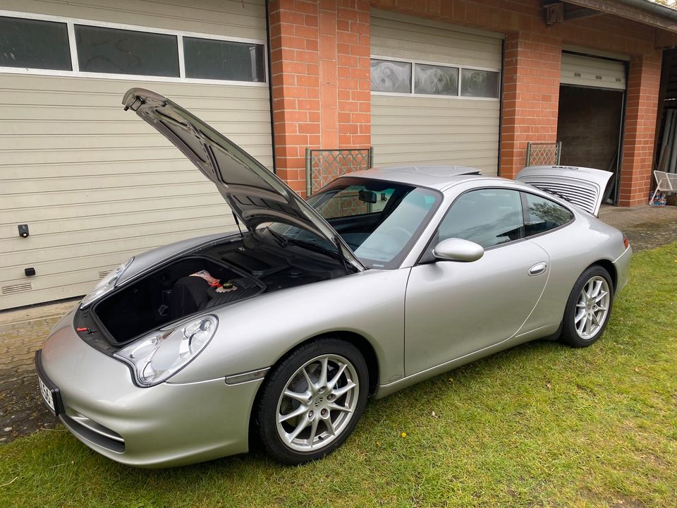 Porsche 911 996 Carrera in Neumünster