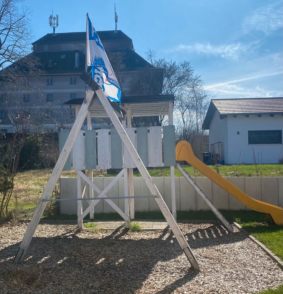 Kletterhaus / Spielhaus mit Schaukeln aber OHNE Rutsche in Ilshofen