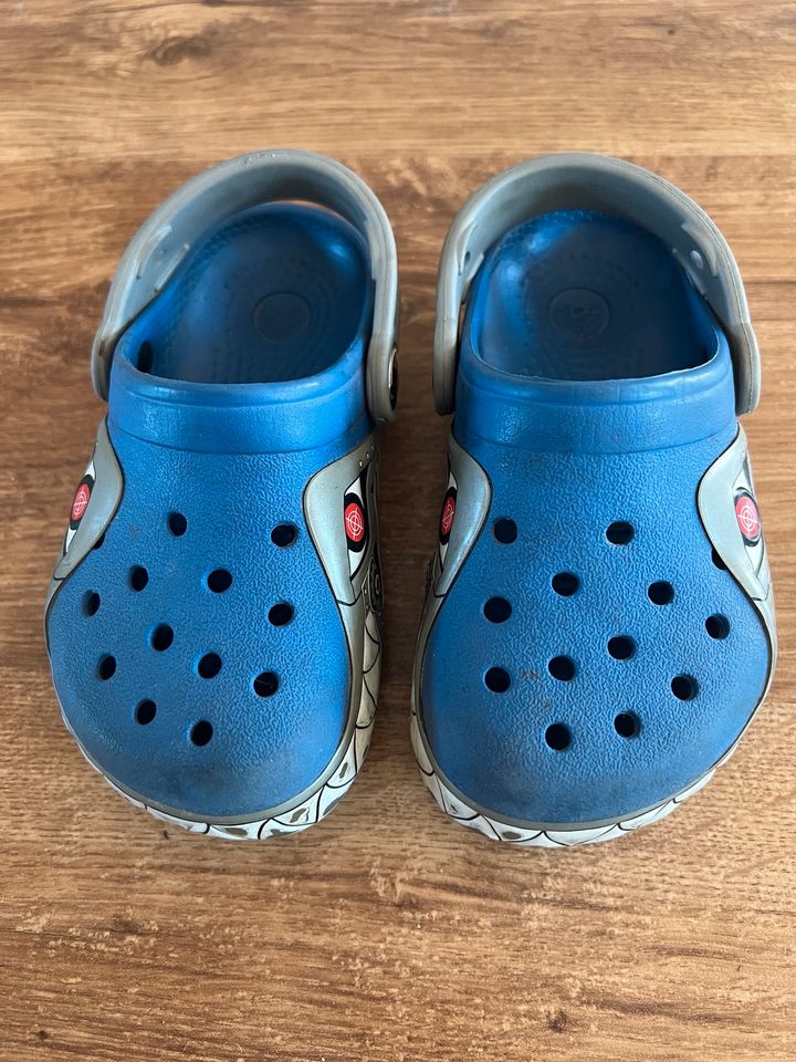 Kinder Crocs mit Beleuchtung gr. C 9 in Hamburg