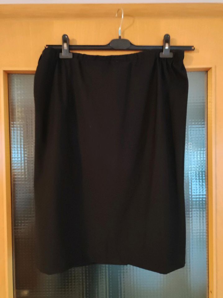 elegantes Kleid Zweiteiler 44 schwarz silber in Wiesenttal