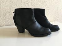 Stiefeletten mit Absatz von Mango Leder schwarz 41 Schwerin - Schelfstadt Vorschau