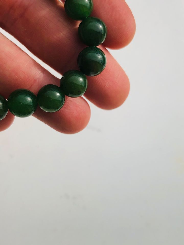 Nephrit Jade Russland AA Qualität grün top Heilstein 10mm in Hafenlohr