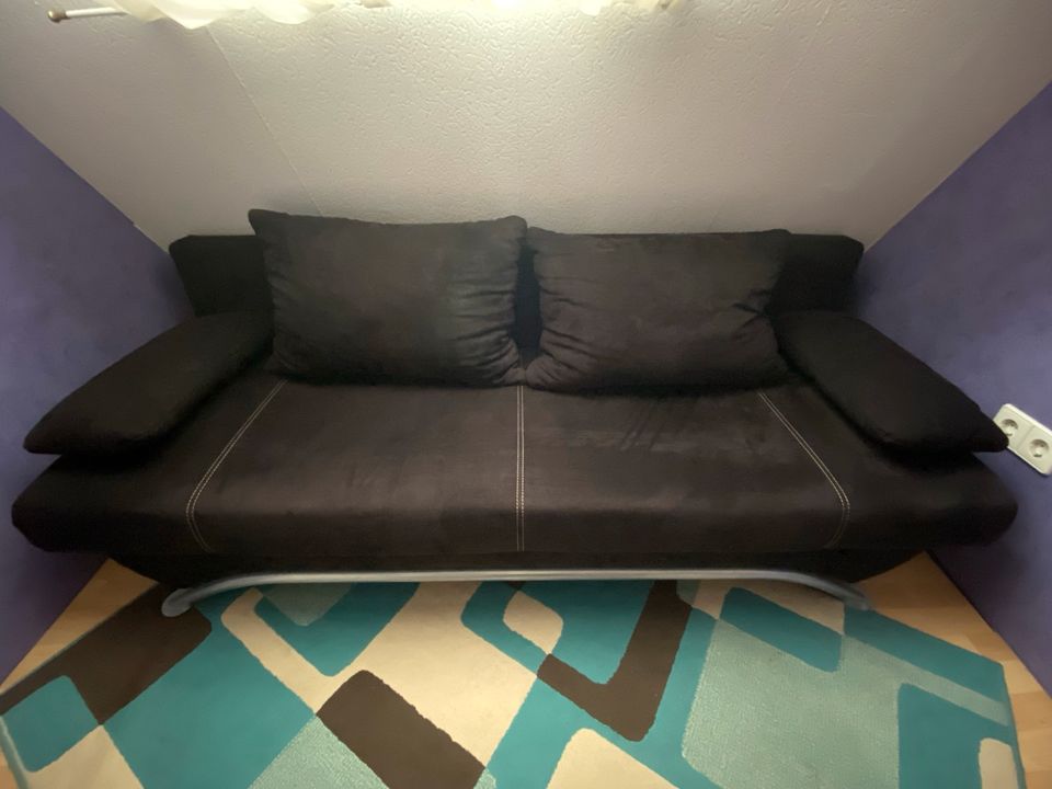 Ausklappbares Sofa in Leutenbach