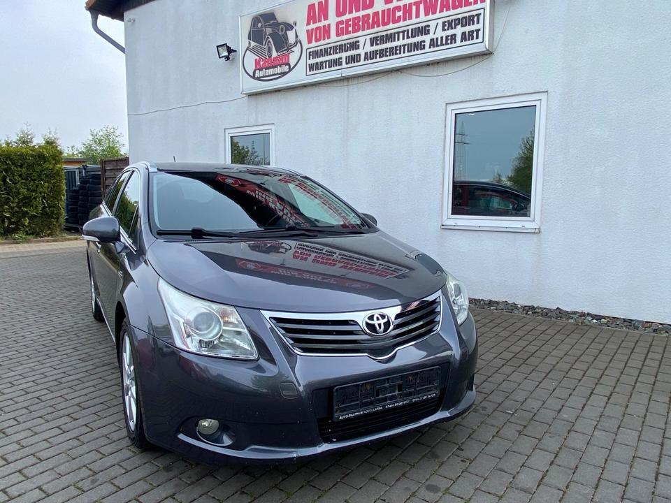 Toyota Avensis Kombi Executive 2.2 D-Cat/ 6-Gang/EURO-5 in Goslar