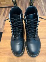 Dr. Martens Schnürstiefeletten für Damen schwarz wie neu Gr. 38 Niedersachsen - Wildeshausen Vorschau