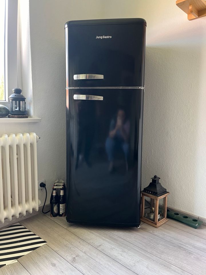 Retro Kühlschrank schwarz in Reinbek