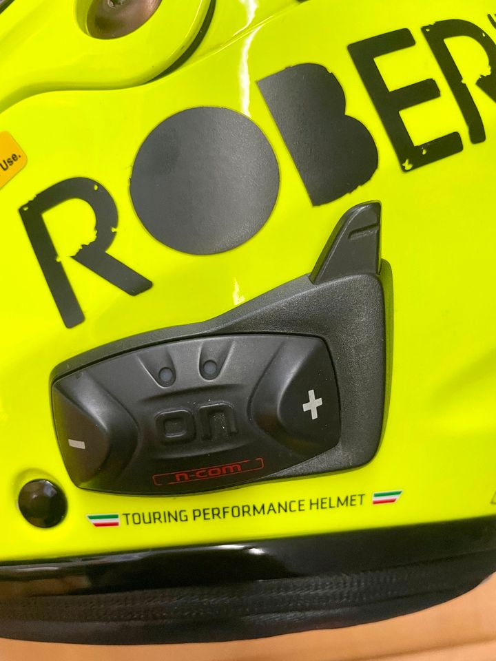 Für Roberts: Motorradhelm X-light in M gelb gropo-Halterung in Berlin