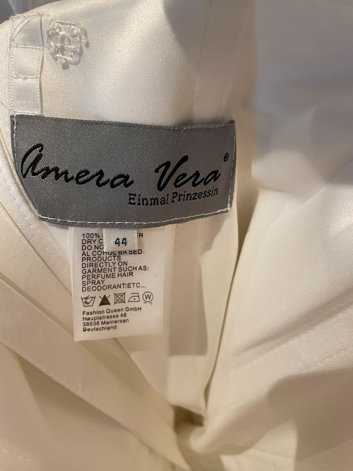 Brautkleid Lilly Amera Vera - einmal Prinzessin Gr 44 in Wenzendorf