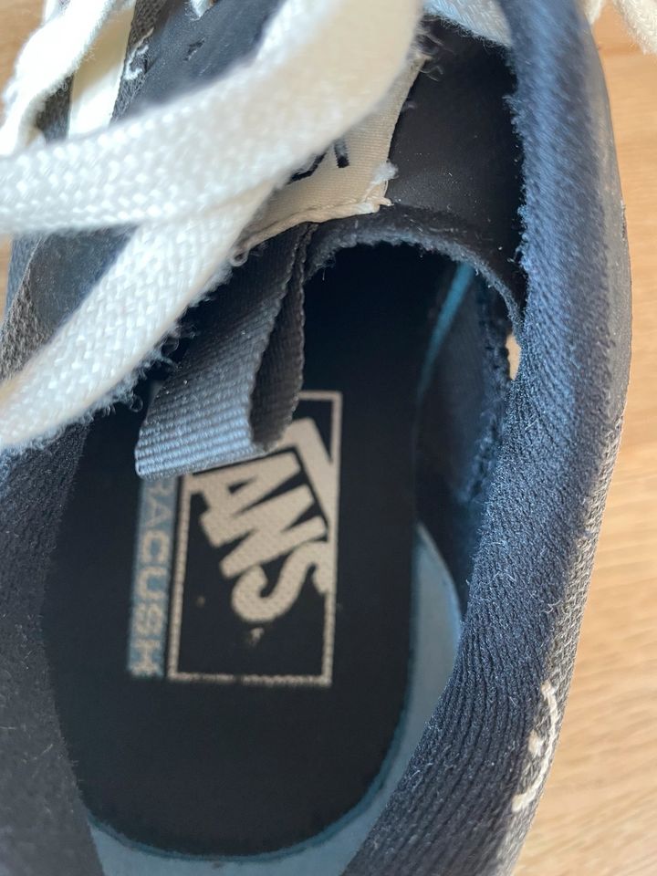 VANS, Gr. 38, Polka V-Dot, schwarz-weiß in Kirchhain