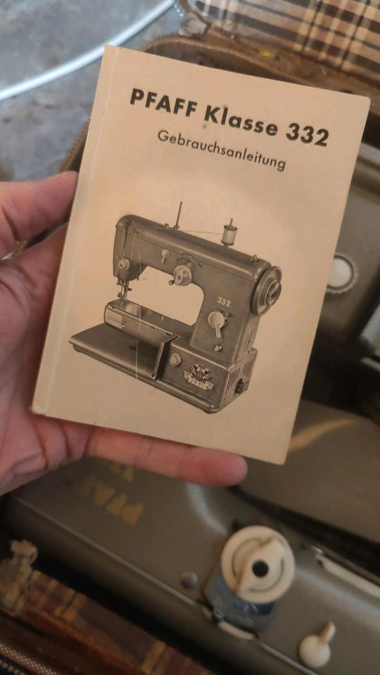 Pfaff 332 Nähmaschine - im Koffer, mit diversen Zubehör! 1957 in Hannover