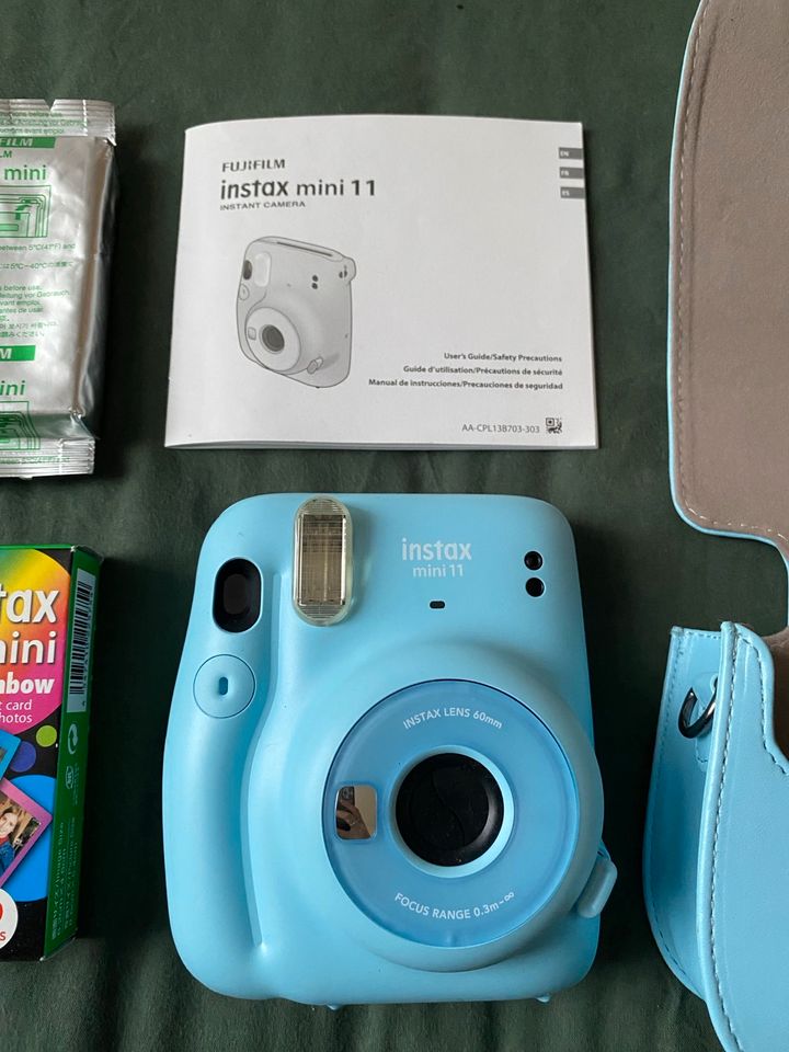 Nagelneue fujifilm Instant Camera, Instax mini 11 in Köln