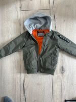 Jungen Jacke 104 Nordrhein-Westfalen - Hattingen Vorschau