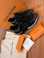 Louis Vuitton Run Away Sneaker, Orginal, Zustand sehr gut Berlin - Spandau Vorschau