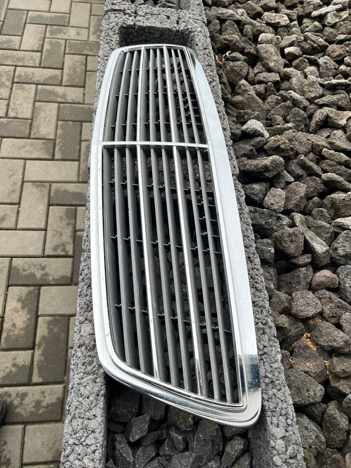 Mercedes W203 Kühlergrill in Wolken