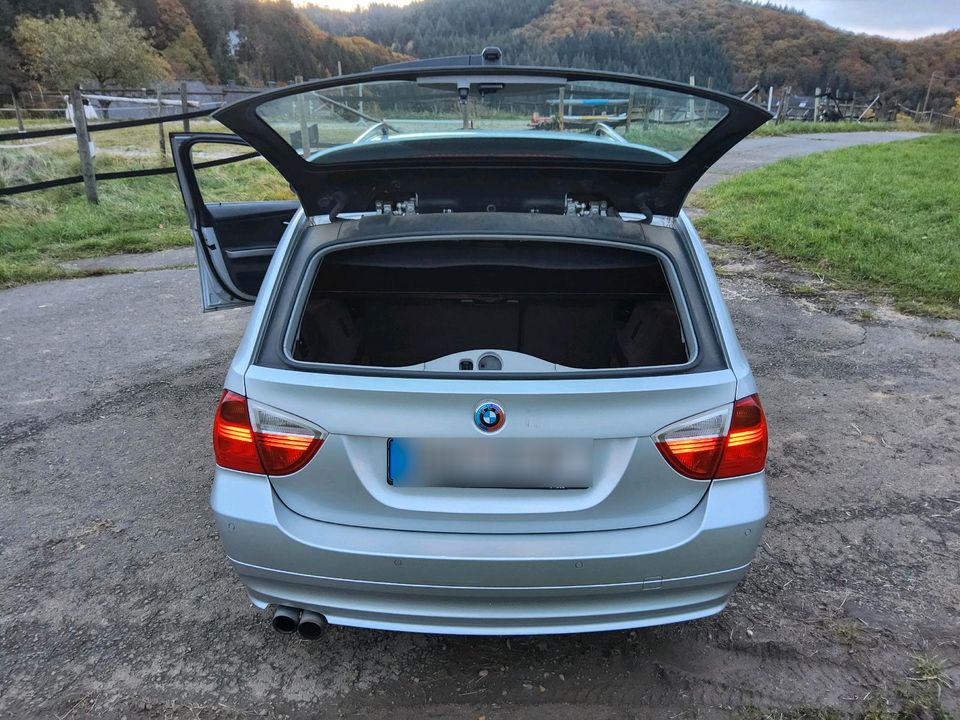 BMW 330D Touring E91 in Oberstadtfeld