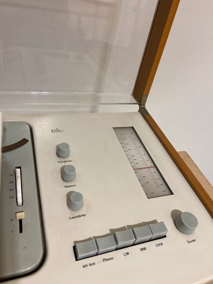 Schneewittchensarg Dieter Rams Braun SK 61 Funktioniert Design in Wiesbaden