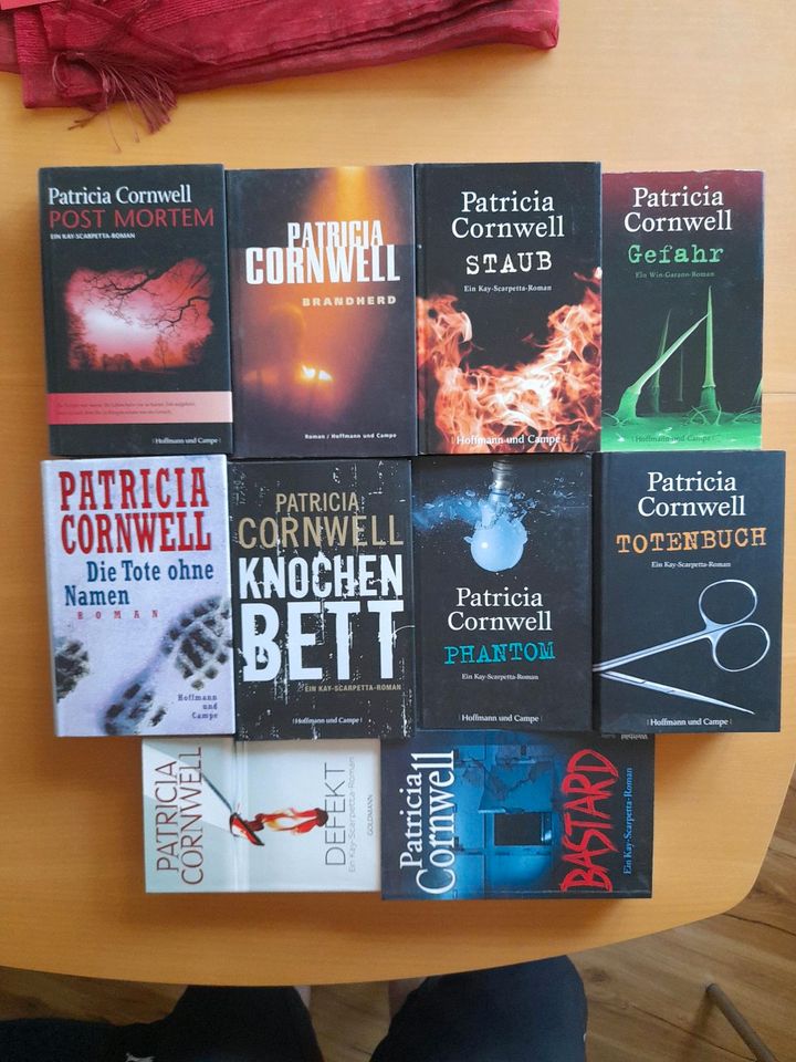 10 X Patricia Cornwell - Staub, Gefahr, Defekt, Bastard.... in Bad Salzuflen