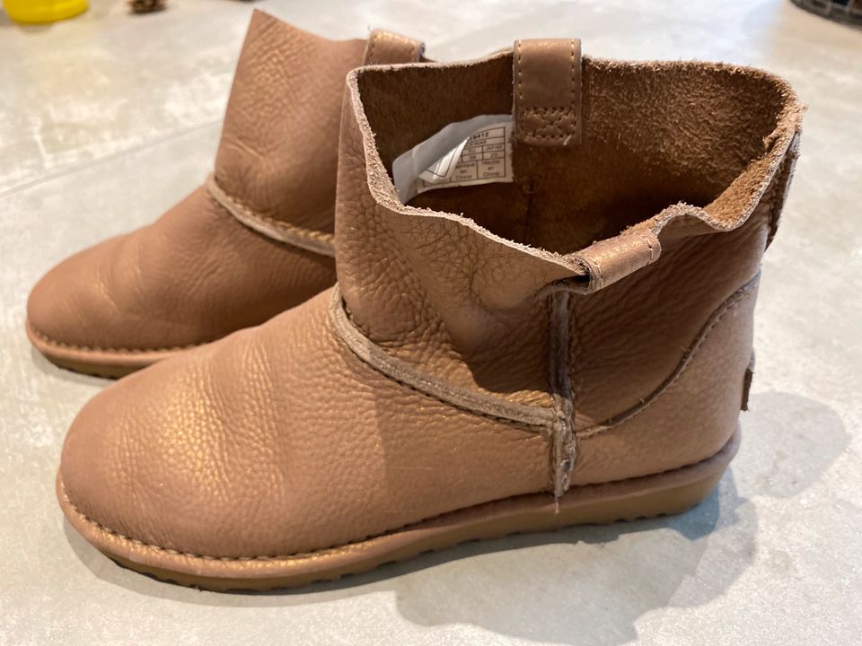 UGG, Stiefeletten, ungefüttert, leichter Goldglanz, Gr.39, neu in Aachen -  Aachen-Mitte | eBay Kleinanzeigen ist jetzt Kleinanzeigen