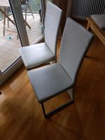 2 gebrauchte Esszimmerstühle aus weißem Leder, Metall Hessen - Bad Homburg Vorschau