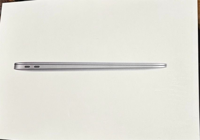 MacBook Air 2020 1,2 GHz, 8GB RAM, 512GB Festplatte, spacegrau in Wadgassen