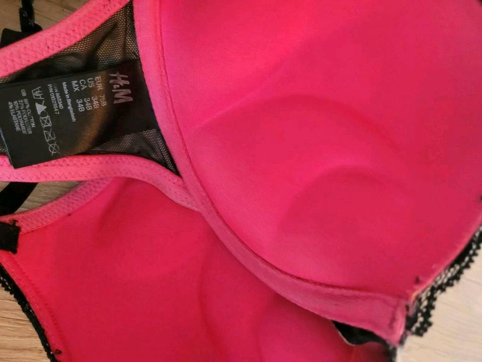 BHs H&M Push Up rot schwarz pink in Weißenburg in Bayern