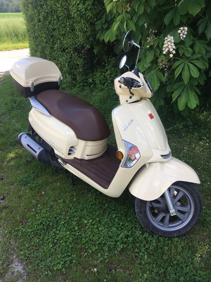 Roller, Kymco 125 in Strahlungen