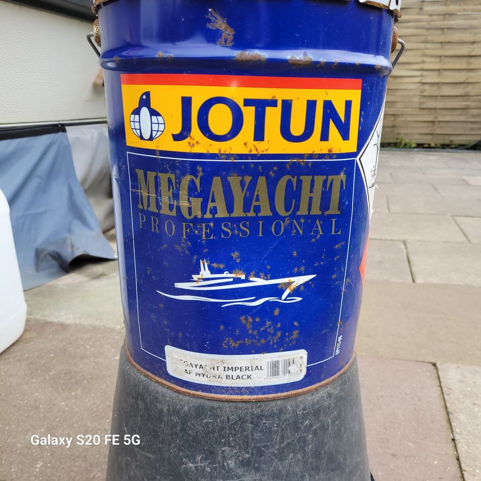 Yachtlack schwarz 20l in Dorum