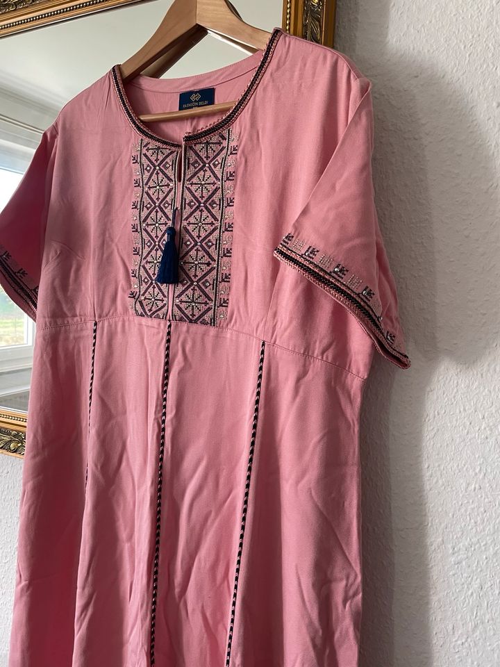 Djellaba Abaya Gandoura Tunika Kaftan marokkanische Kleidung in Frankfurt am Main