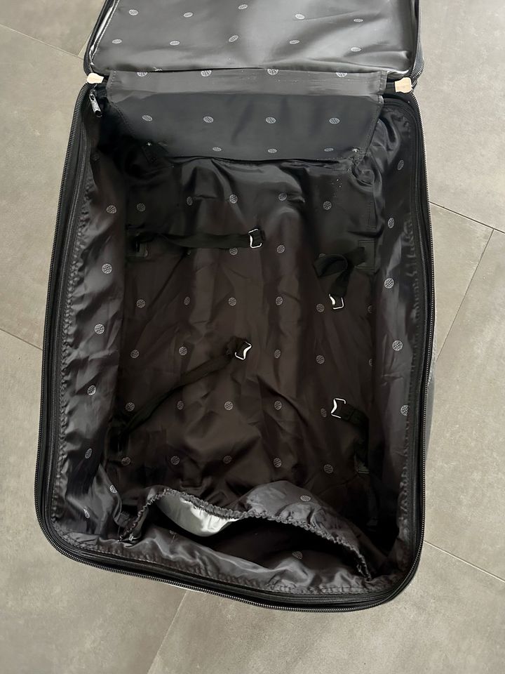 Großer grauer Koffer in Viersen