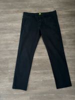 Hugo Boss Herren Chinohose Stoffhose in navy Größe 50 Bielefeld - Bielefeld (Innenstadt) Vorschau