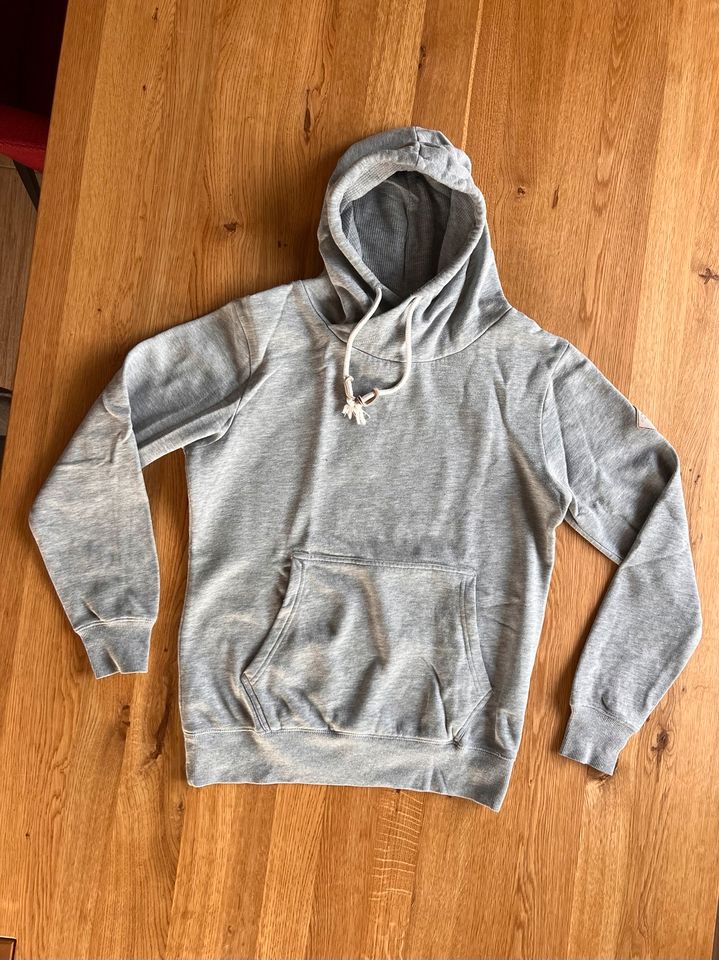 FSBN Hoodie Gr.S grau slim fit *Top Zustand* in Königsbrunn