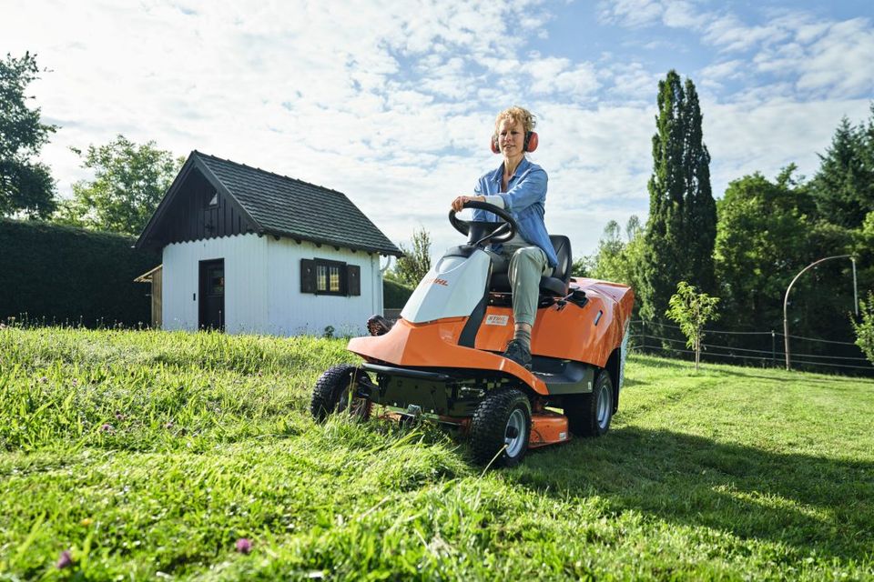 Stihl Aufsitzmäher RT 4082 in Hildesheim