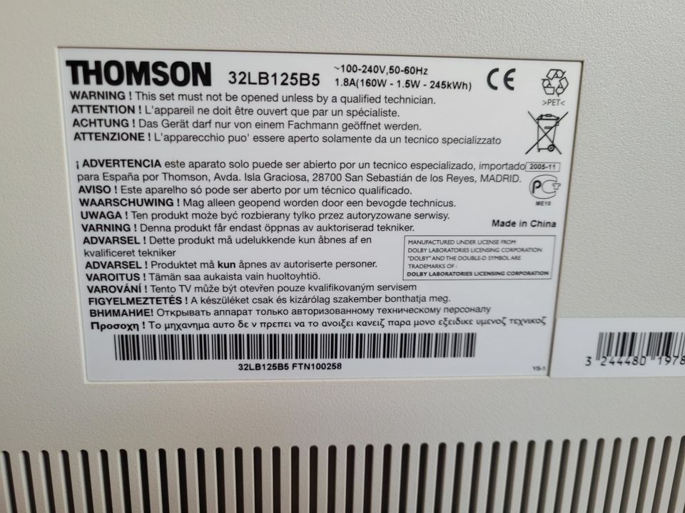 Thomson 32 Zoll LCD Fernseher mit Wandhalterung in Mülheim (Ruhr)