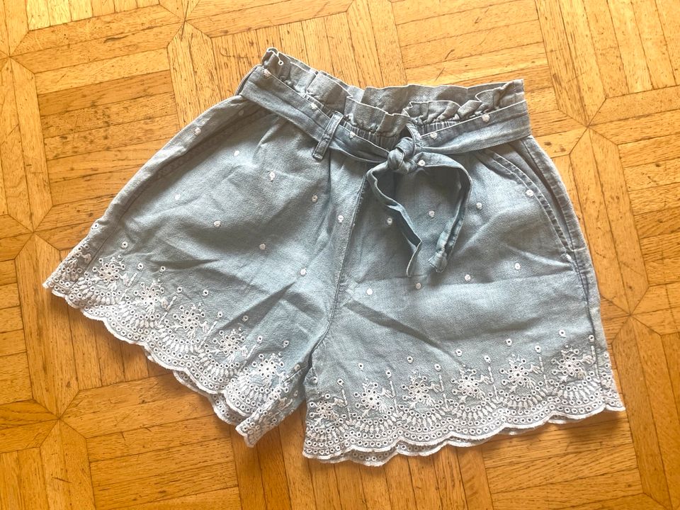 GAP-Shorts- neuwertig-(einzeln o. mit Oberteil) in Mülheim (Ruhr)