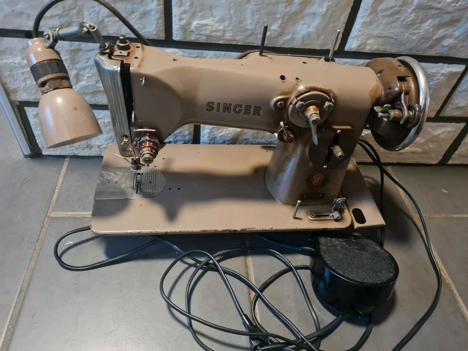 Alte Nähmaschine singer 216 in Fürstenau