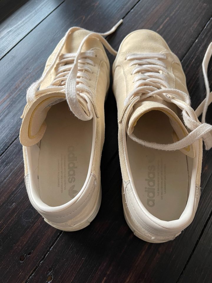 Adidas Sneakers creme/beige UK Größe 7 (Größe 40) in Uedem