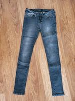 Graue Röhrenjeans von Bershka Gr. 36 Hessen - Bad Homburg Vorschau