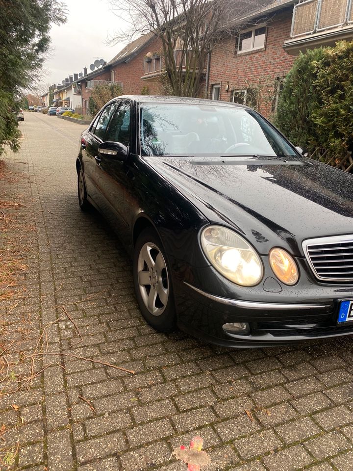 Mercedes E 350 in Elsdorf