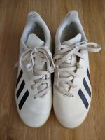 Fußball Hallenschuhe Adidas weiß Größe 34 Bayern - Seehausen a. Staffelsee Vorschau