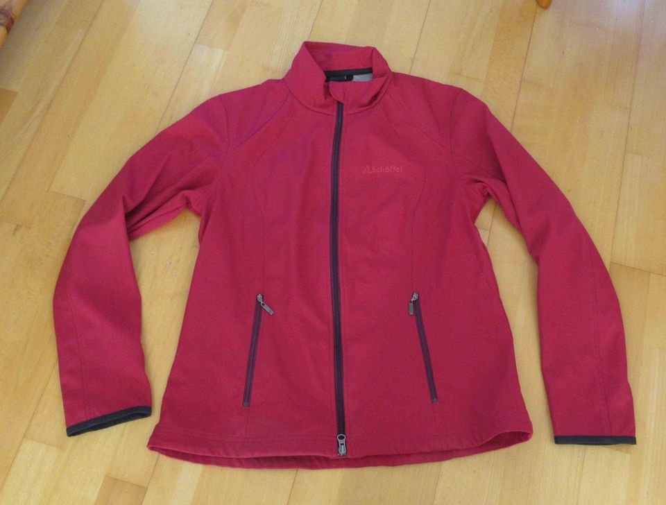 NEUE dunkelpinke Übergangsjacke von Schöffel Gr. 42 in Neubiberg